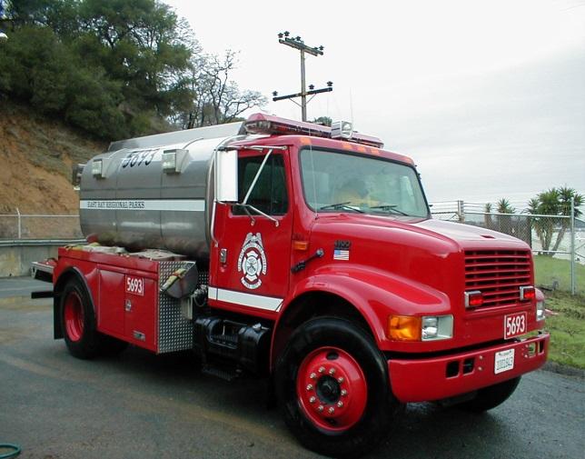 Fire vehicle water tender